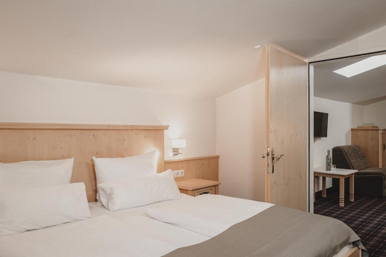 Hotel & Tiroler Buam 4*