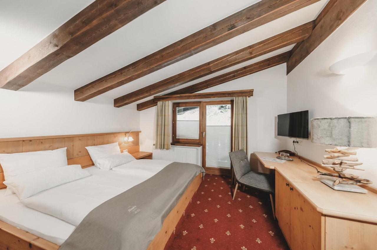 Hotel & Tiroler Buam 4*