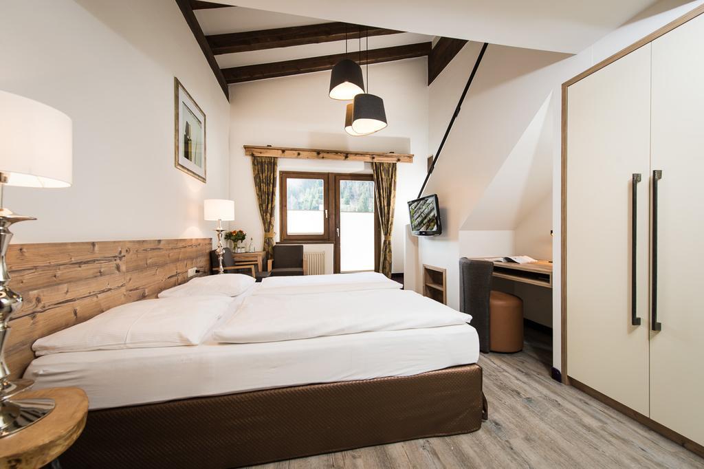 Hotel & Tiroler Buam Saalbach-Hinterglemm