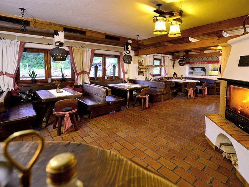 Hotel & Tiroler Buam