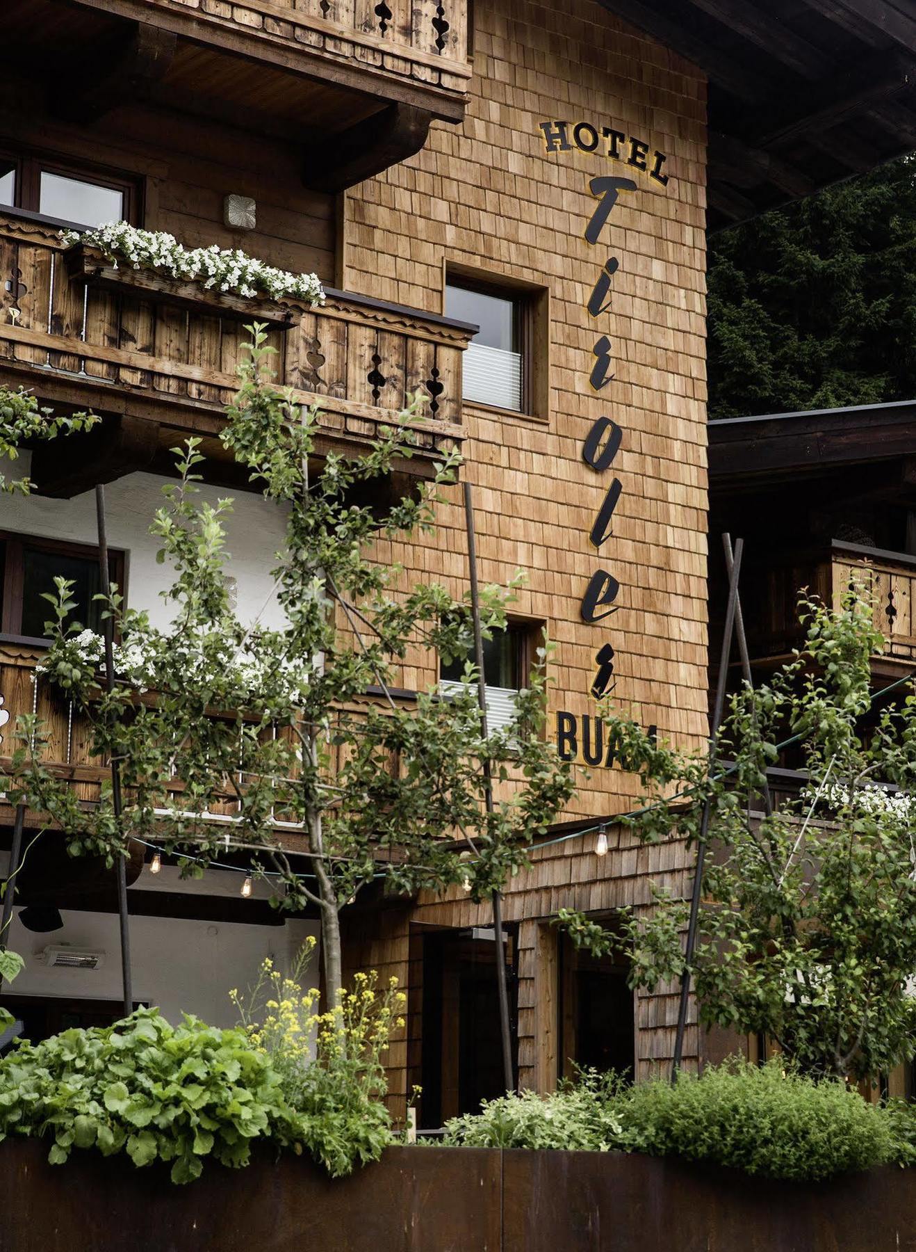& Tiroler Buam 4*