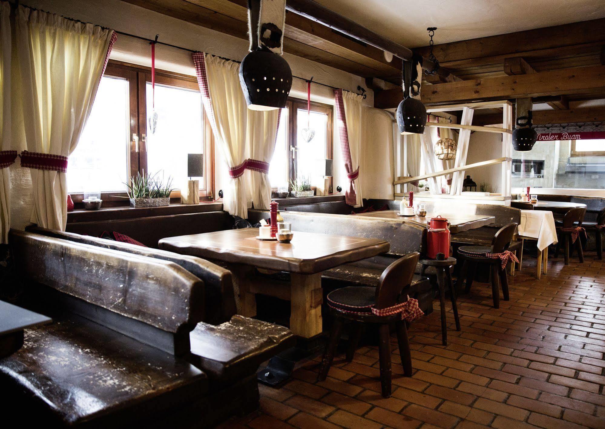 & Tiroler Buam Hotel